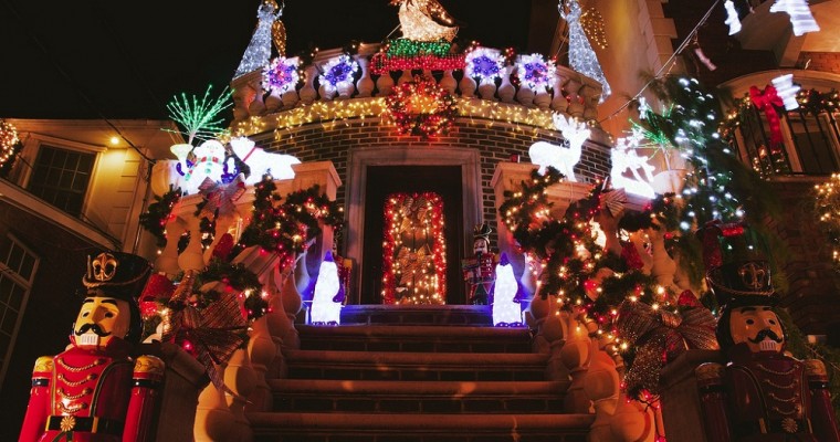 La magia de la Navidad en el barrio Dyker Heights de New York