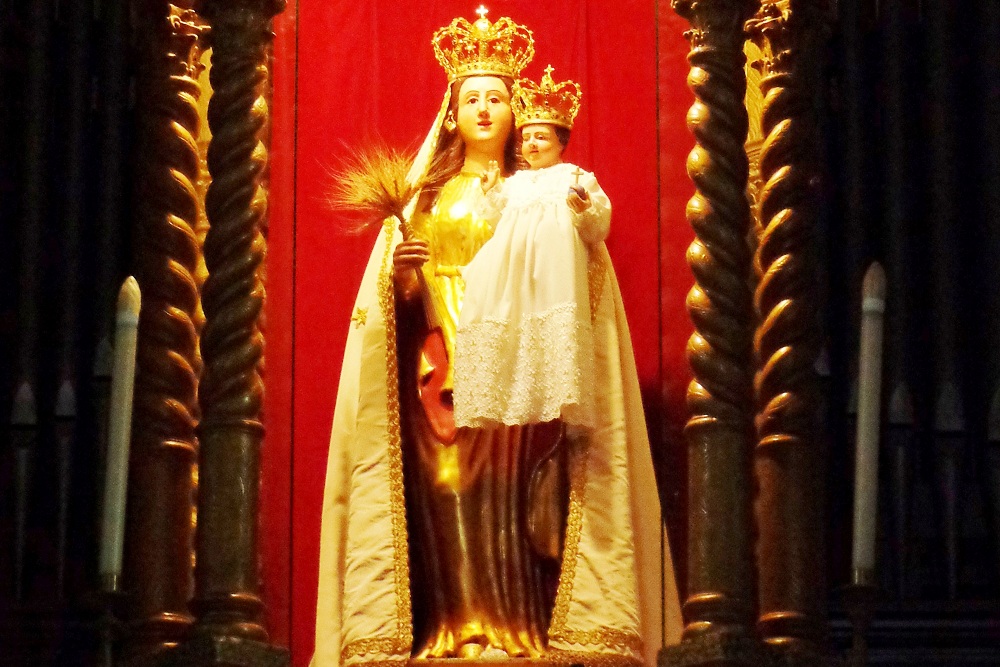 Nuestra Señora de la Medalla Milagrosa, la Primera Aparición