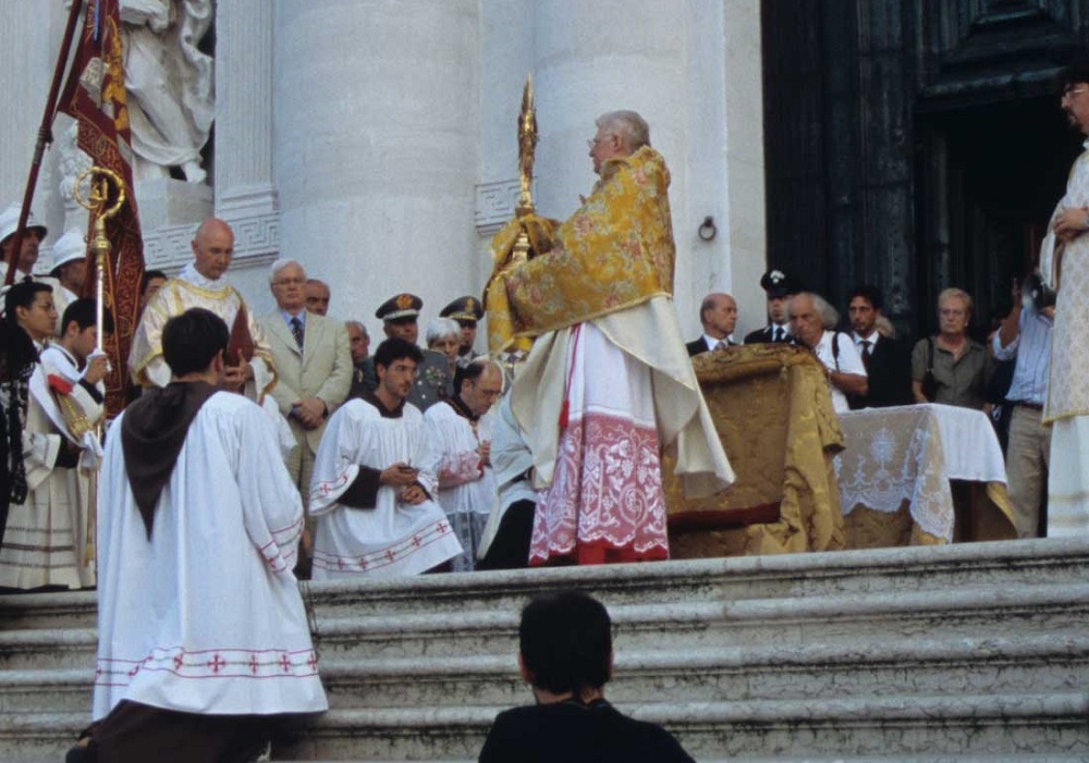 La bendición eucarística
