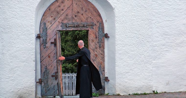 La jerarquía eclesiástica en la Iglesia Católica