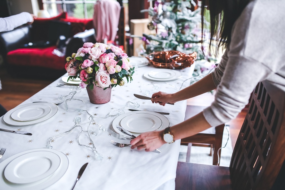 Los buenos modales en Navidad: las reglas a seguir en vista de la Navidad