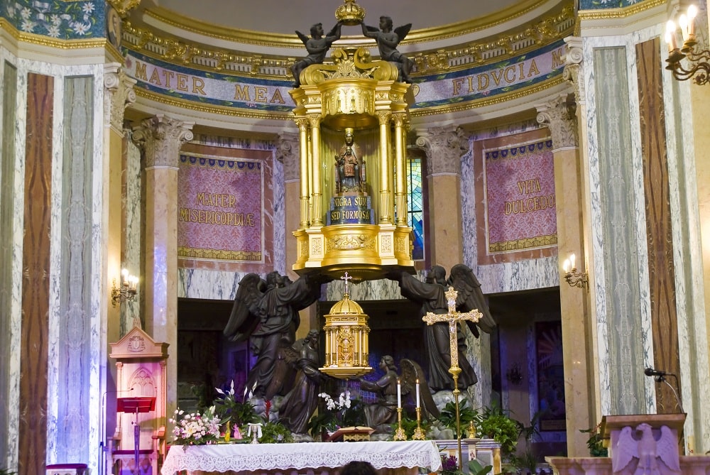 La Virgen del Tindari: la Virgen negra y su santuario en el mar