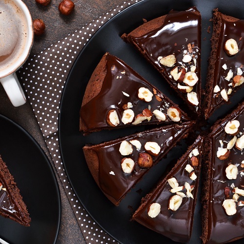 Pastel cremoso de chocolate negro