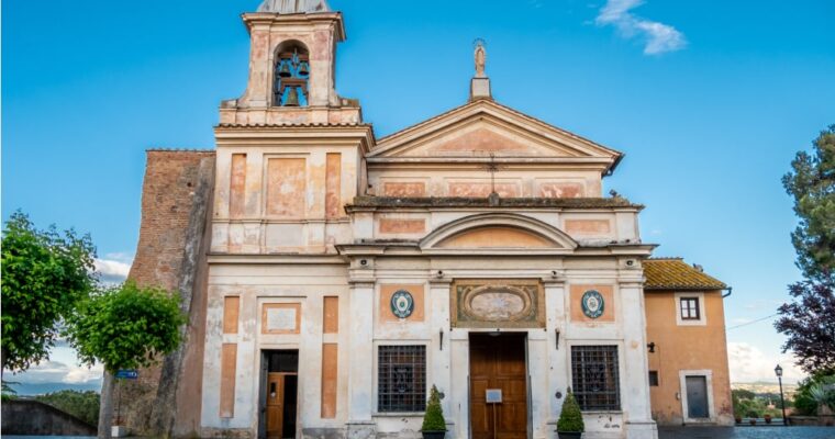 Nuestra Señora del Divino Amor y su santuario