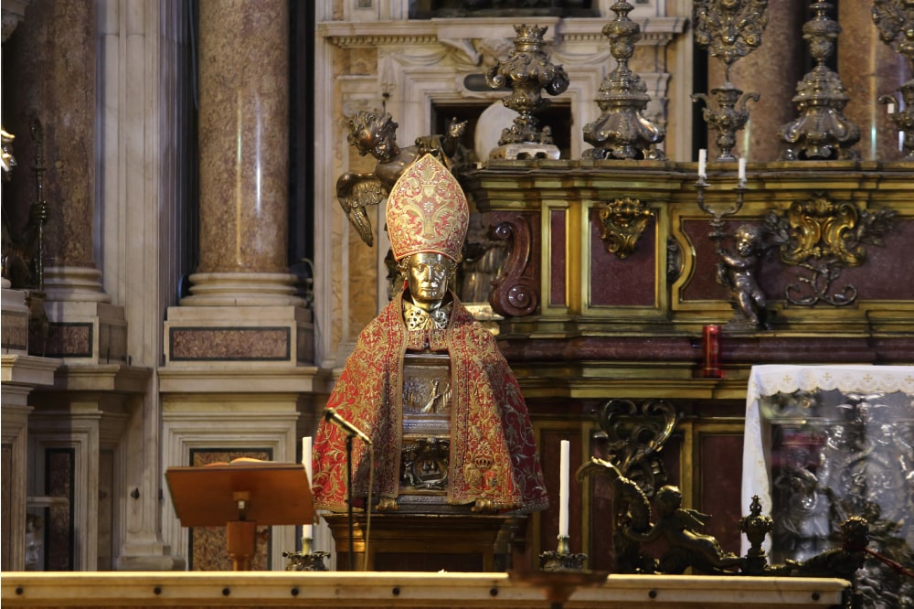 La sangre de San Genaro: cómo y cuándo sucede el milagro