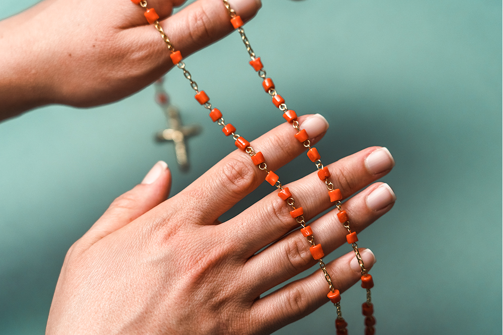 El significado del coral en la simbología cristiana