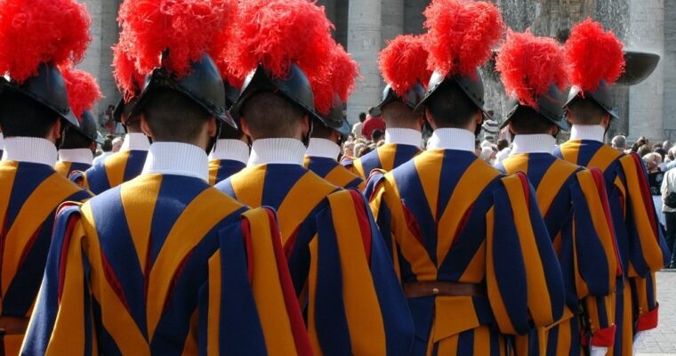 Para qué sirven los guardias suizos