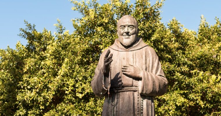Oración a Padre Pío contra la guerra