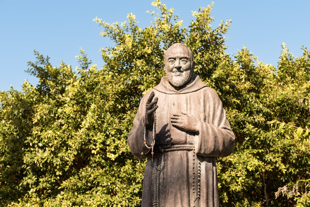 Oración a Padre Pío contra la guerra