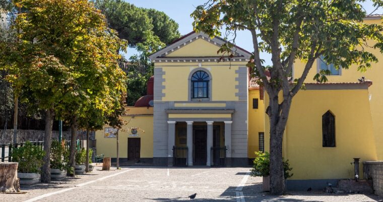 El Santuario de San Jenaro en la Solfatara de Pozzuoli