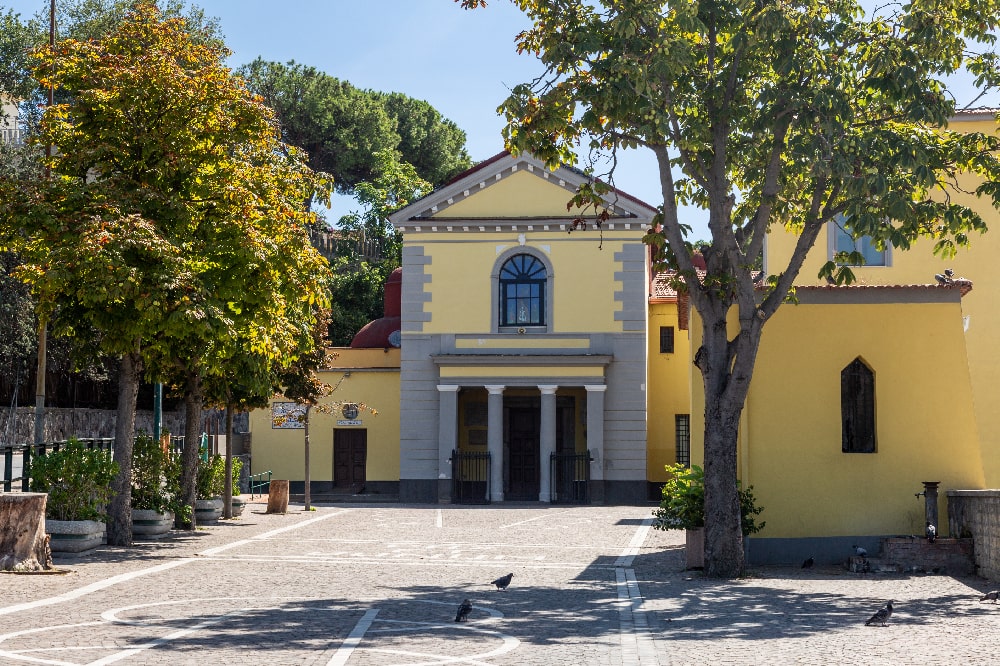 El Santuario de San Jenaro en la Solfatara de Pozzuoli